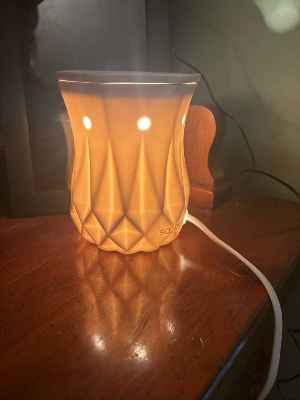 White Scentsy Ceramic Electric Warmer.